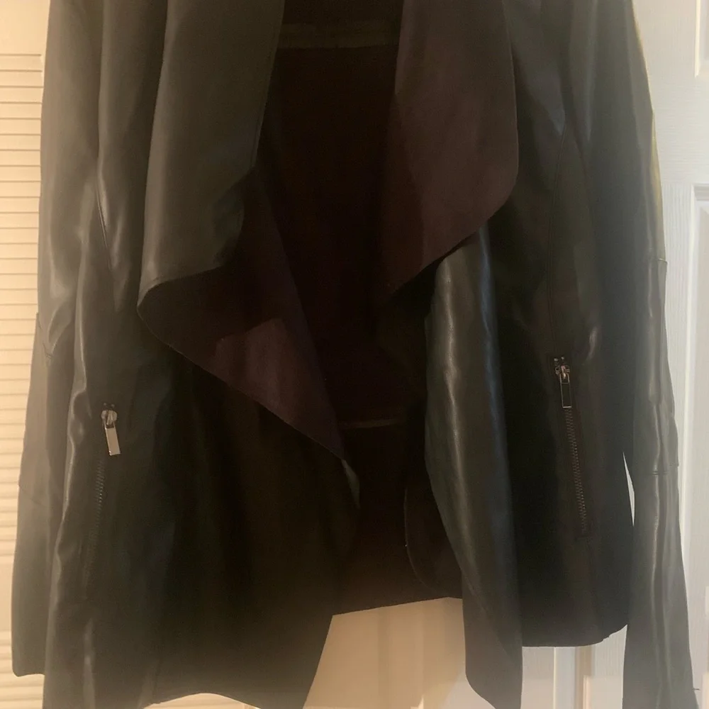 BLACK FAUX LEATHER JACKET. - Picture 5 of 5